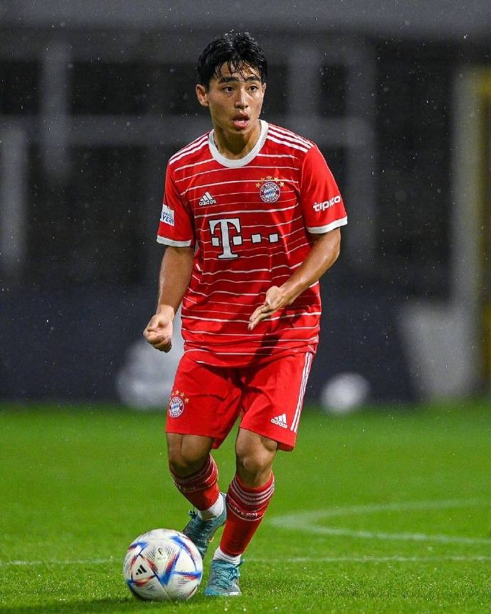 官方：拜仁二队韩国小将李贤珠租借加盟德乙韦恩威斯巴登_PP视频体育频道