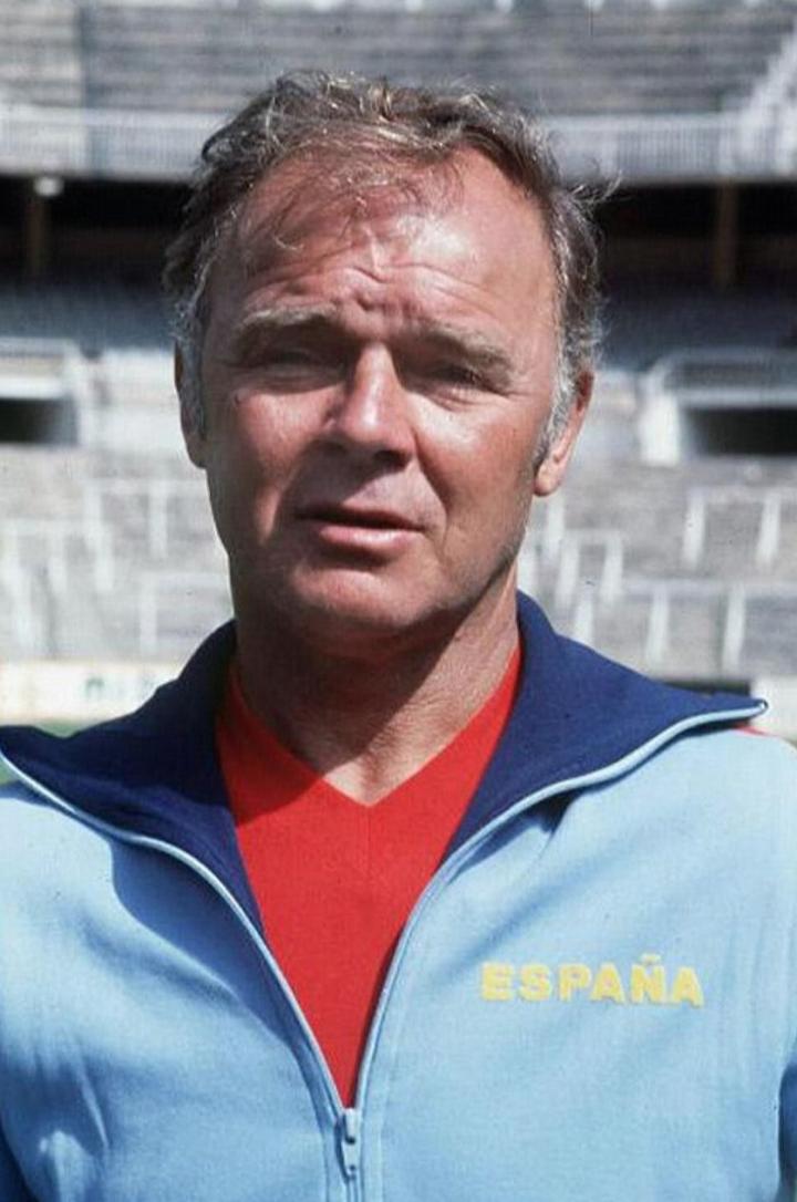 少儿不宜
！张玉宁上半场与对方球员发生肢体冲突
，两人各吃一黄