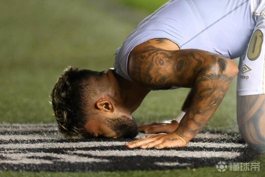 今年1月,22岁的巴西攻击手加布里埃尔-巴博萨被国际米兰租借到桑托斯