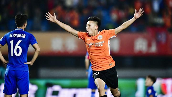 国足国奥90后球员储备之前腰篇:张稀哲最成熟,严鼎皓可期