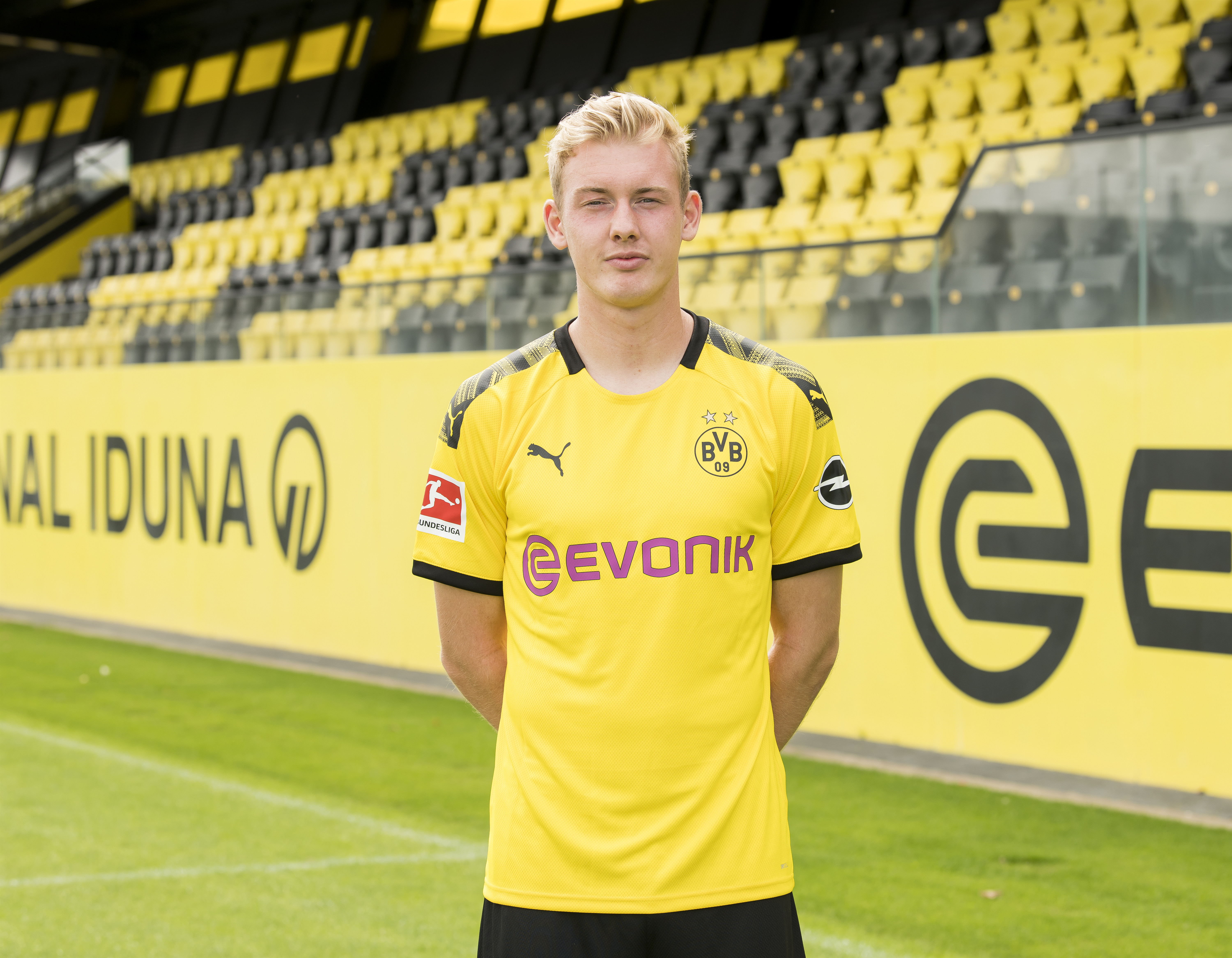 2019/20赛季多特蒙德全家福来啦