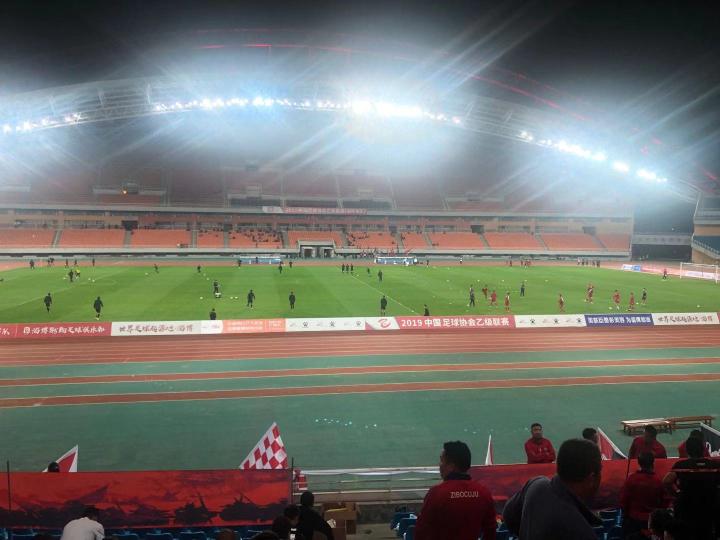 家乡球队主场观战记淄博蹴鞠从细节做起的中乙俱乐部