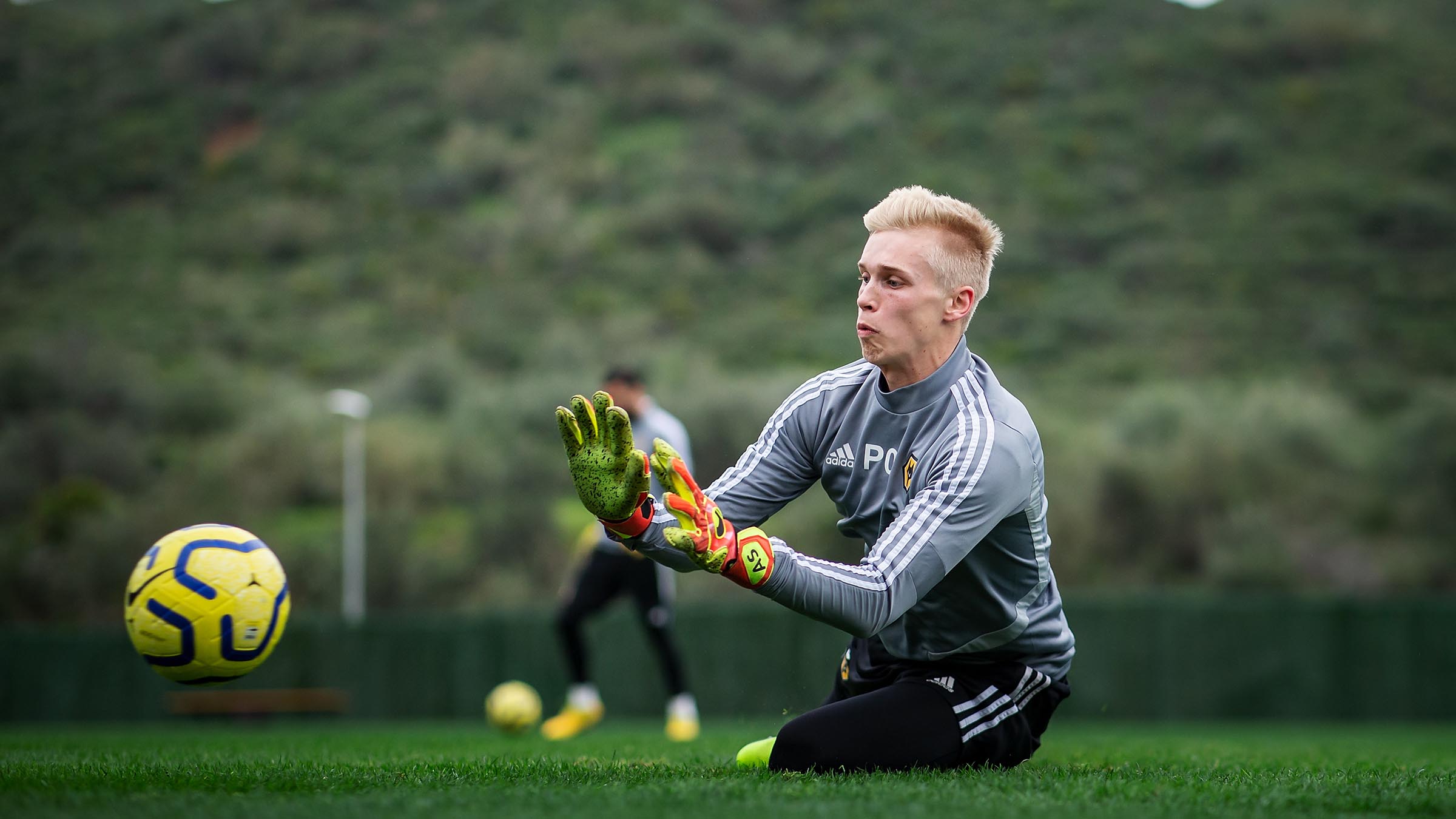 狼队丹麦国青门将桑德高马贝拉拉练让我融入一队