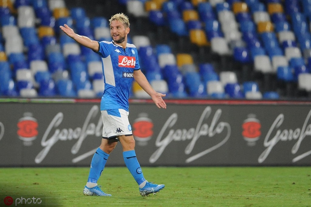 足球市场那不勒斯要续约梅尔滕斯并加入3000万欧元解约金