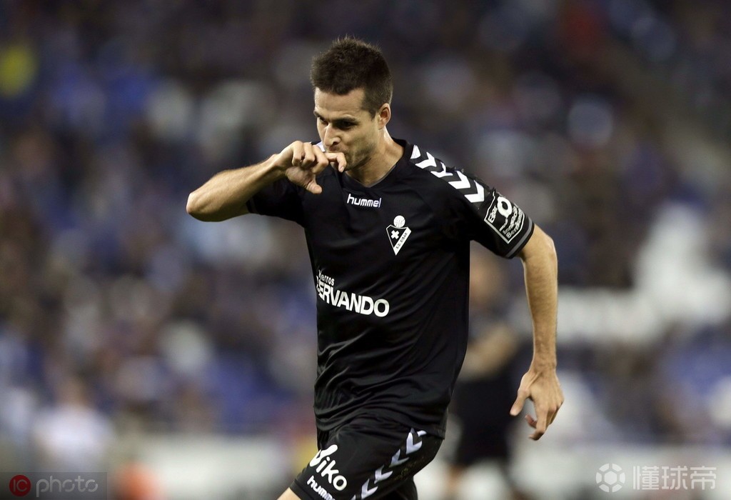 官方:西班牙前国脚马努-德尔莫拉尔宣布挂靴