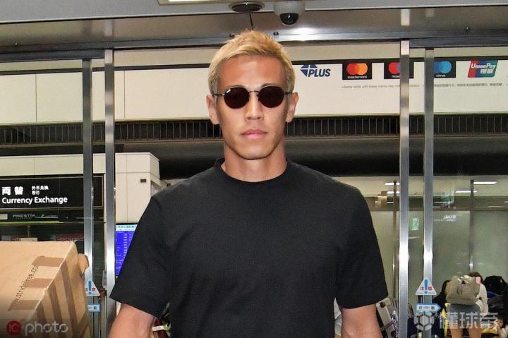 早报有种倒霉叫皇萨仁的左后卫