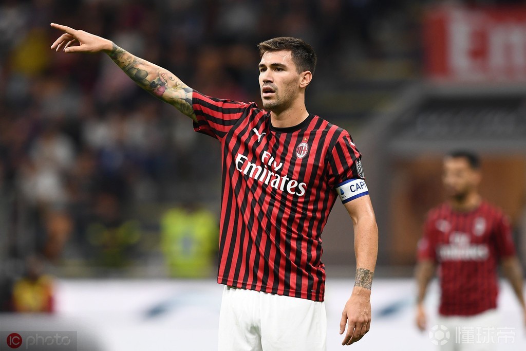 米体记者:罗马尼奥利要换经纪人,可能考虑拉伊奥拉