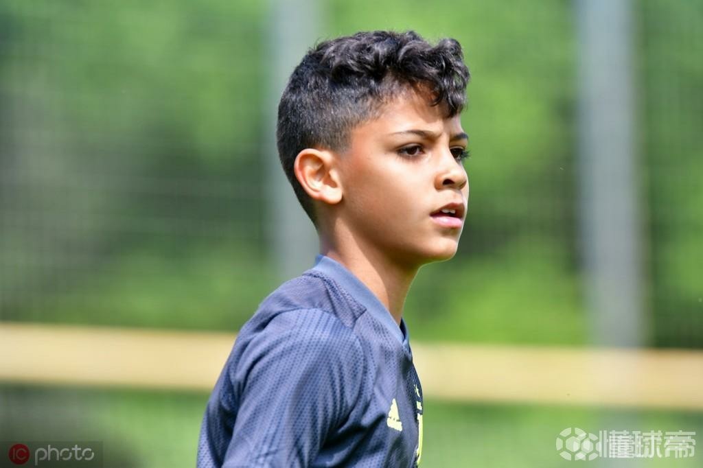 传承迷你罗为尤文u9出战28场比赛打进58球送出18次助攻