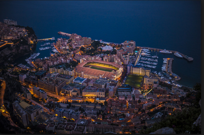 上帝视角看球场之摩纳哥主场地中海海风拂过的球场