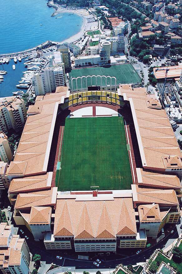 上帝视角看球场之摩纳哥主场地中海海风拂过的球场