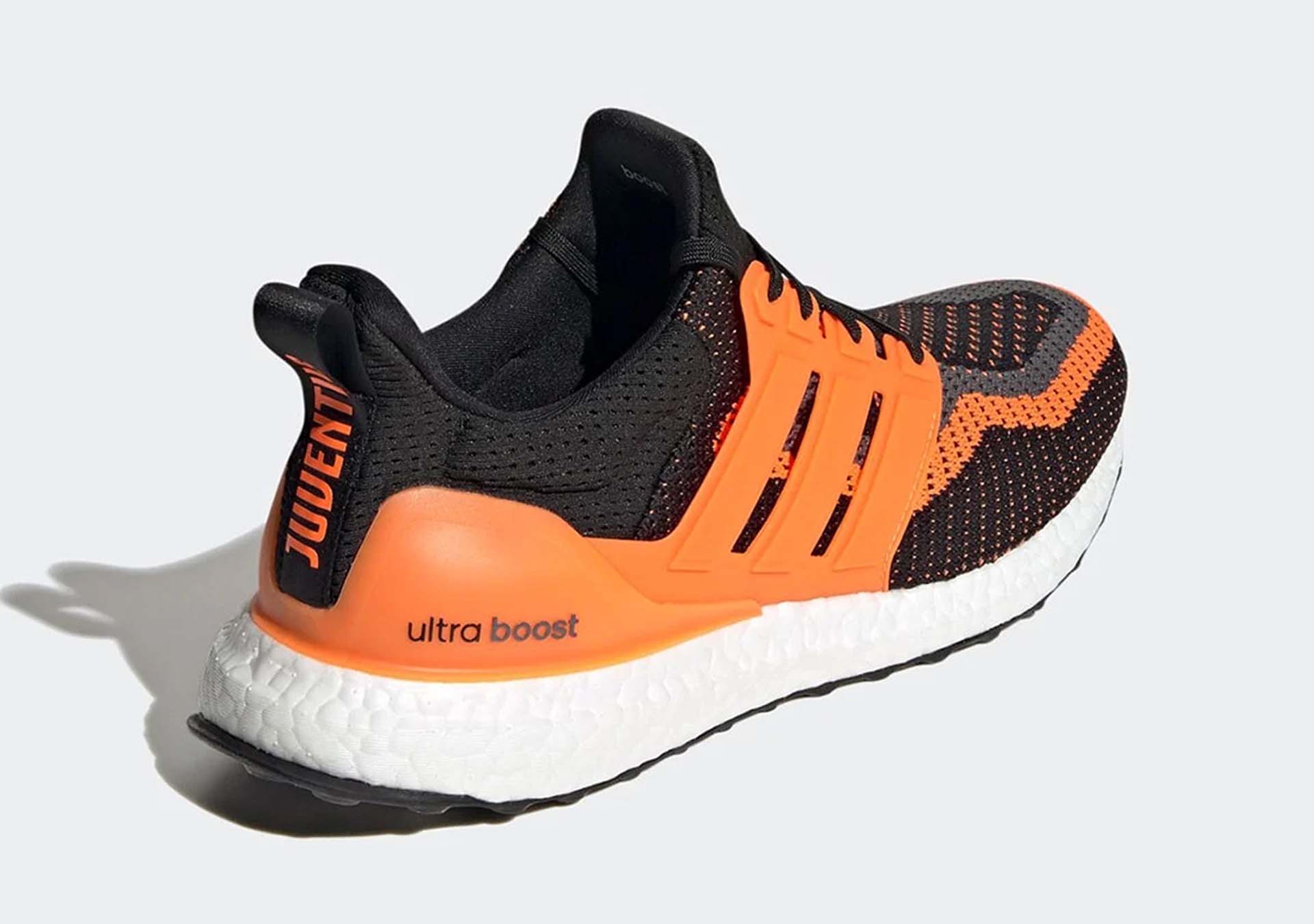 67阿迪达斯推出俱乐部专属ultraboost dna跑鞋