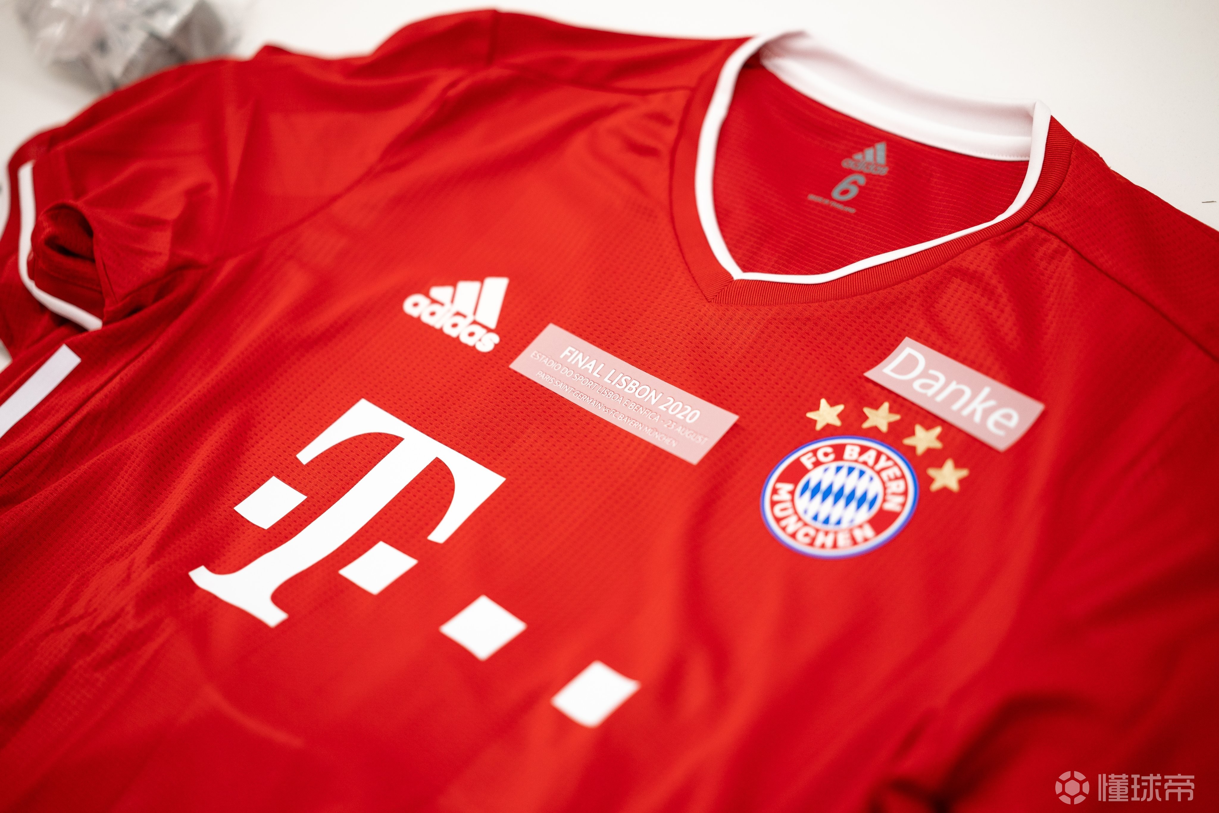 大战在即拜仁欧冠决赛特制球衣新鲜出炉