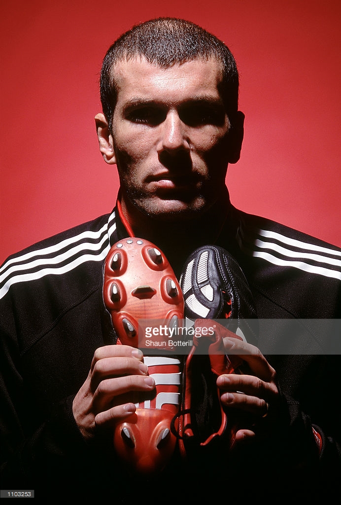 还不服气亚洲足球先生范志毅当年和齐达内小贝一起拍摄广告