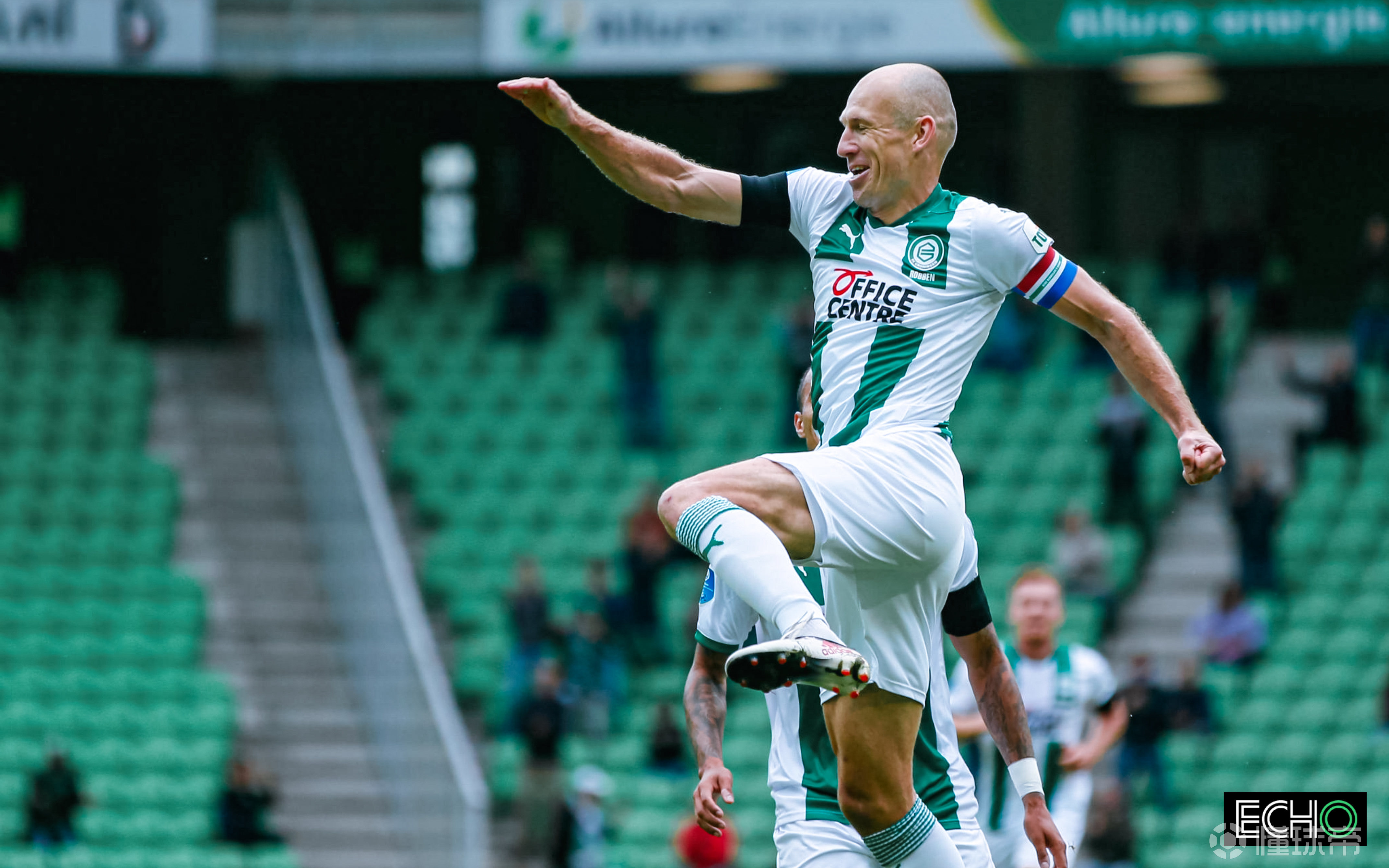 不老飞侠格罗宁根对阵德甲升班马比勒菲尔德的