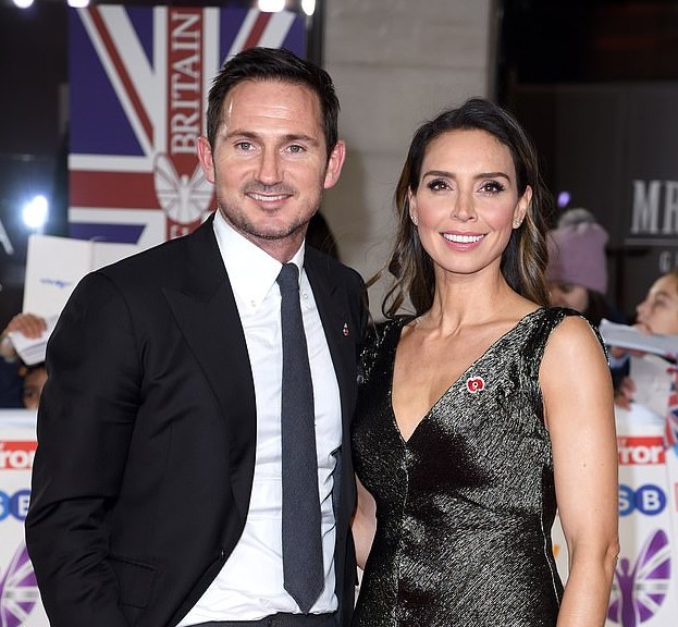 兰帕德妻子帮助了我很多我跟着她学习了一些沟通技巧