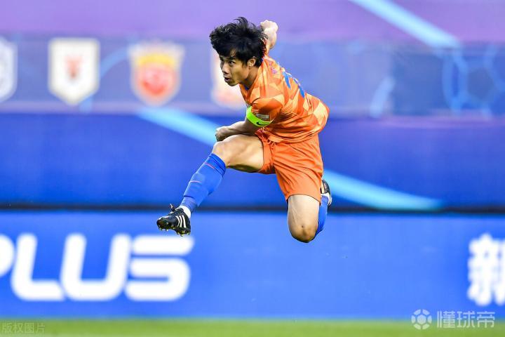 蒿俊闵射门瞬间,大腿的肌肉真的慕了