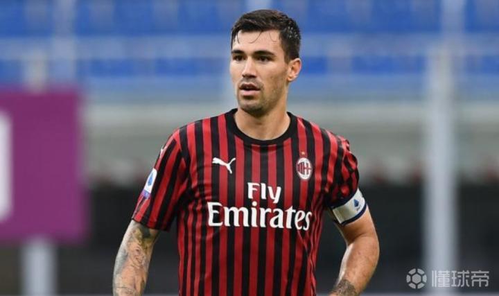 阿尔贝托西说道:"确实是,米兰这段时间后防线受伤病的影响很大,但是我