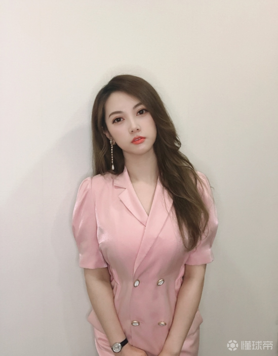 刘畅,一个美丽的软妹子.体育女解说,女主播.目前.|懂球帝