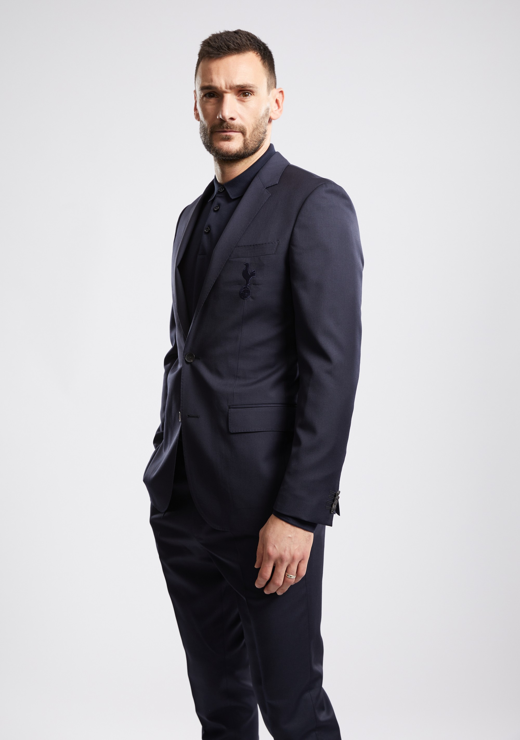 伦敦男模队来了穆帅领衔热刺众将帅气西装照