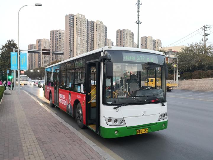 一个半月后,该型号(swb6116mg)公交车将陆续从青岛公交序列中退役并