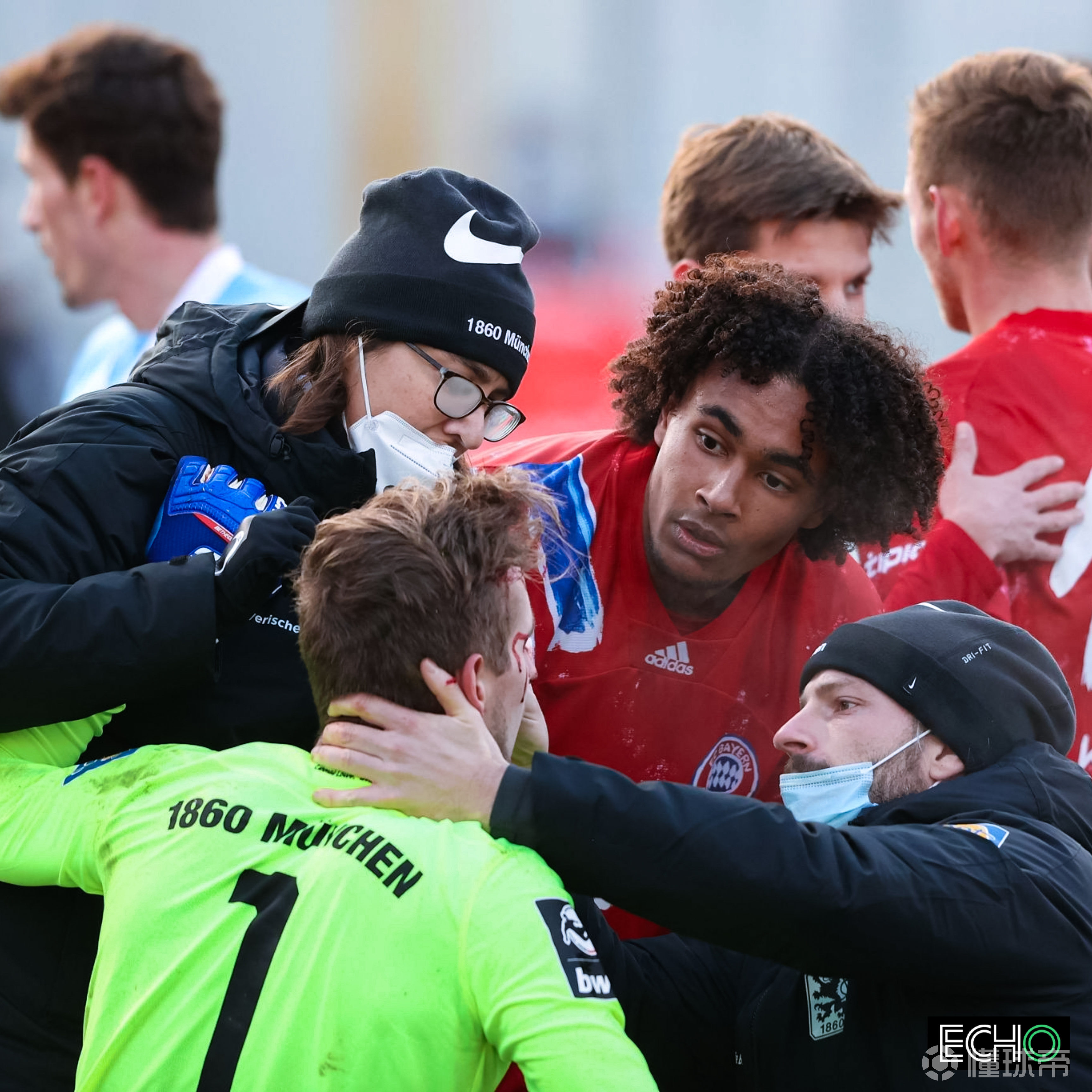 德丙上演慕尼黑德比拜仁慕尼黑二队对阵慕尼黑18