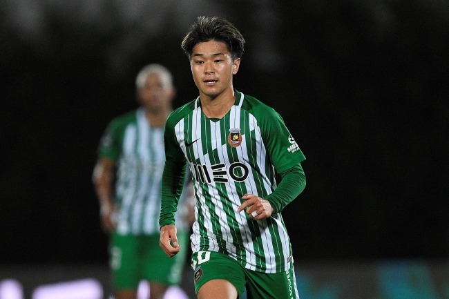 食野亮太郎首发出场,并在第54分钟打入1球帮助球队扩大领先优势,第80