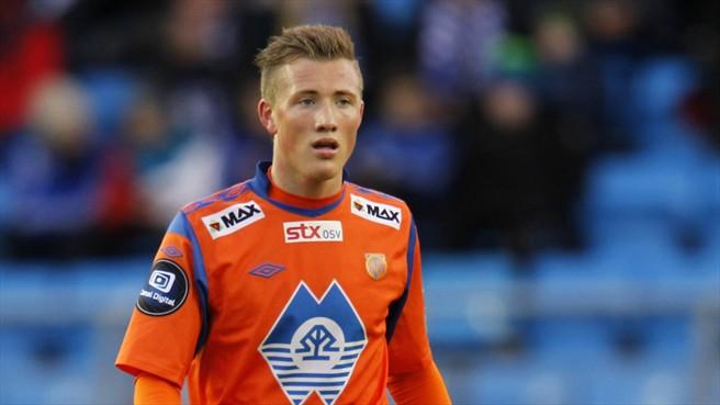 丹尼尔森前队友加盟青岛中超外援新思路寻找下一森