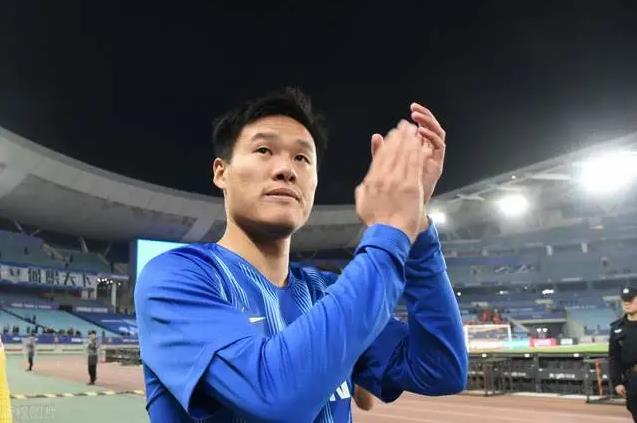 天津媒体:江苏队后防中坚李昂大概率转会山东鲁能