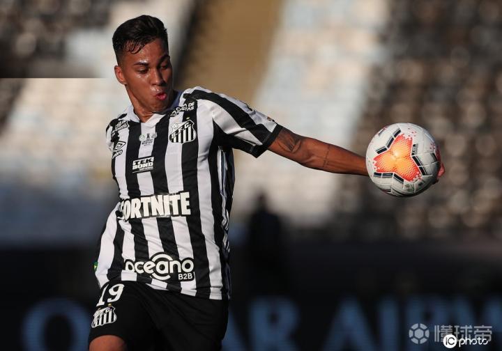 意媒:求购巴西小将凯奥-若热,切尔西已多次接触其经纪人|切尔西