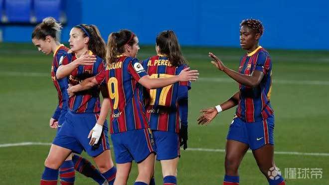 巴萨女队启程前往马德里将于当地时间明天下午客场