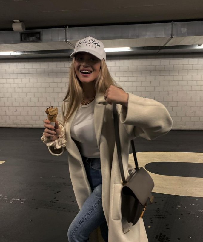 每日11点深夜福利之科瓦契奇妻子伊莎贝尔