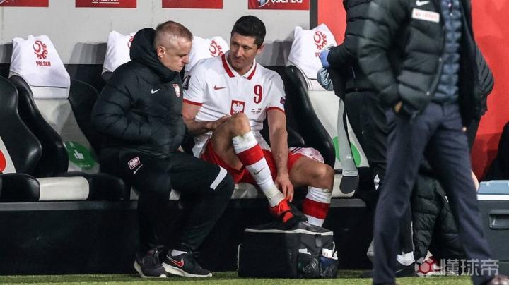 由于受伤,莱万多夫斯基已经提前离开了波兰国家队,此前有消息称,他将