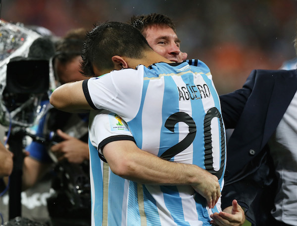 【那年遥远的巴塞罗那】既然,梅西,阿圭罗这两位"老男孩儿"还有梦去追