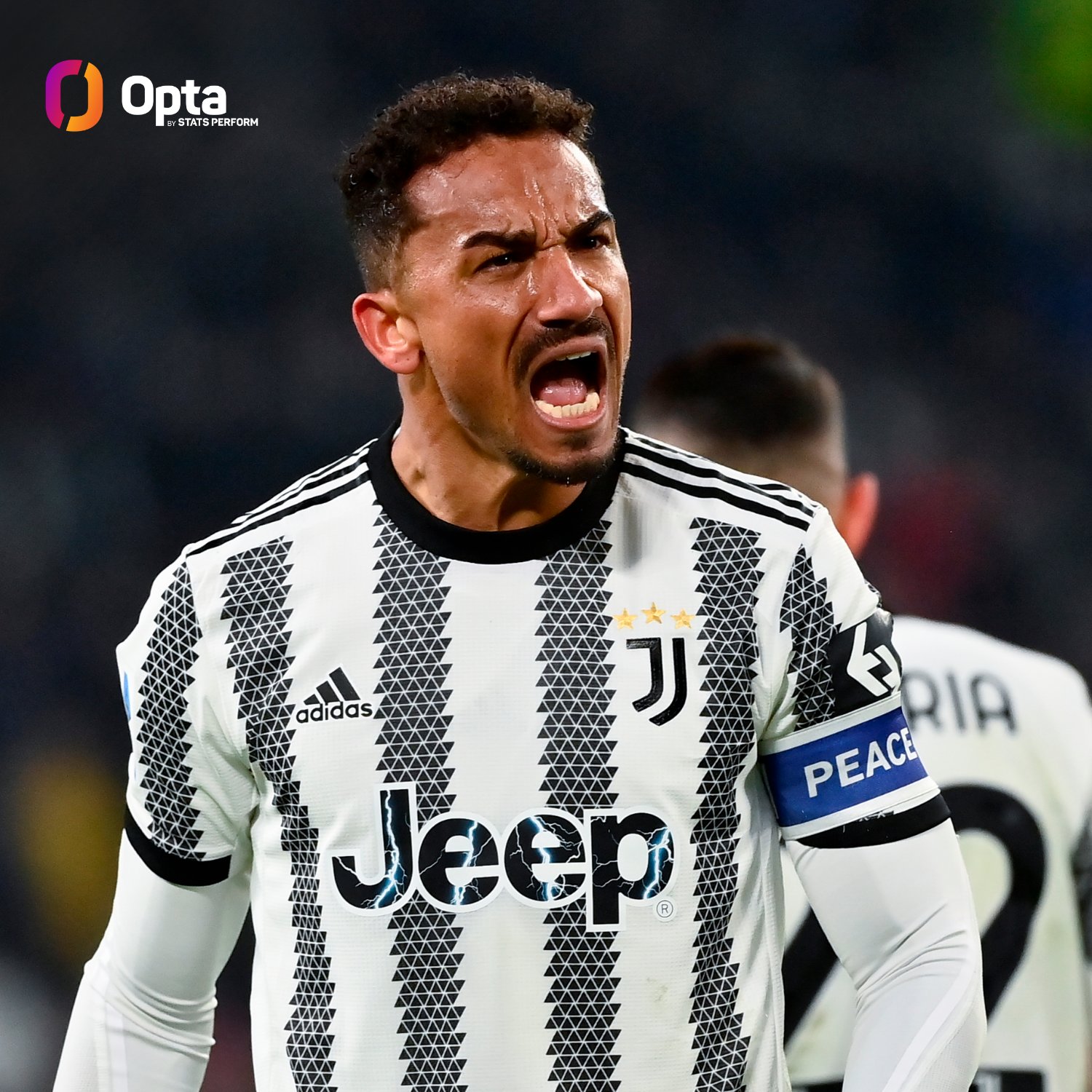 达尼洛与尤文图斯续约至2025年本赛季意甲赛场