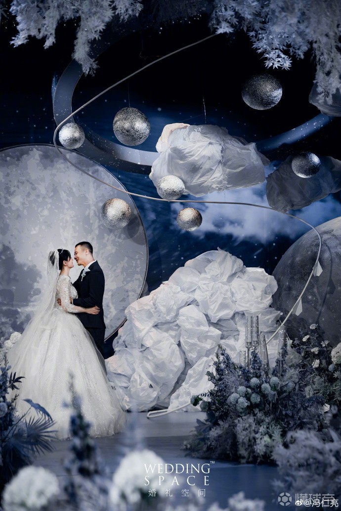 冯仁亮与妻子大婚多名昔日火车头队友到场祝贺