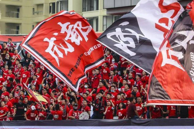 凤凰山薪火相传的守候:成都,雄起!|上海海港|奥斯卡|成都蓉城|懂球帝