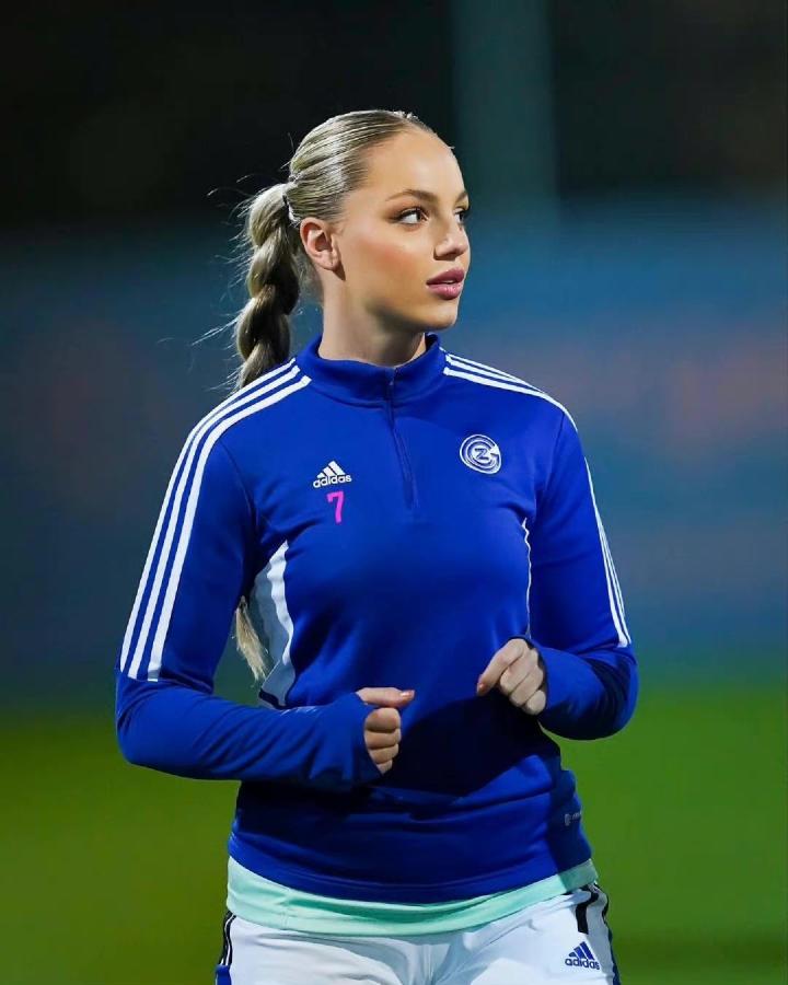 安娜马尔科维奇草蜢女足训练图集