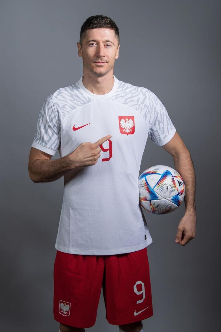 莱万多夫斯基定妆照