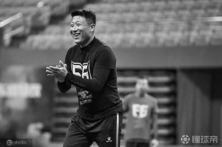 "张恩华的职业生涯大部分时间是在大连实德以及前身大连