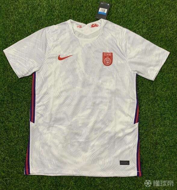 新客场球衣诸位觉得如何林皇