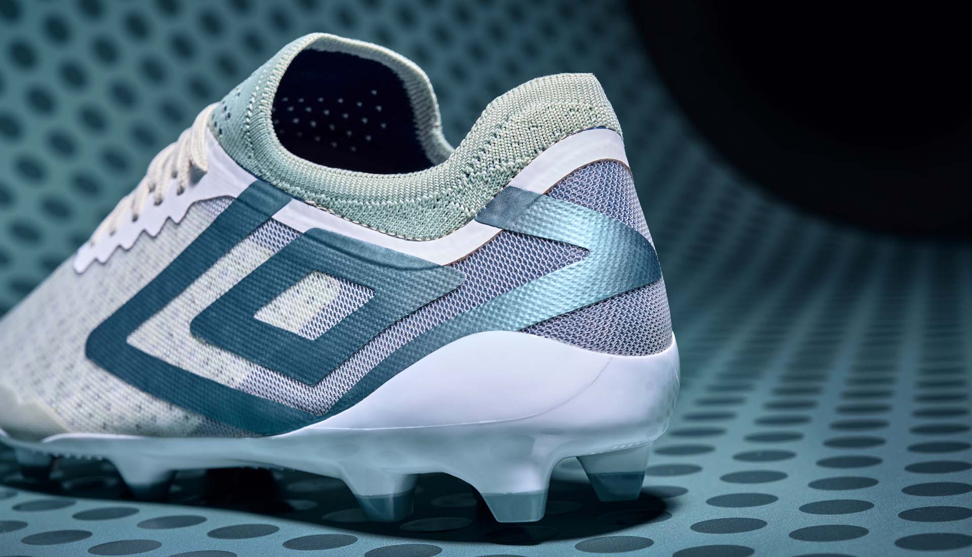 umbro发布whitepack系列足球鞋