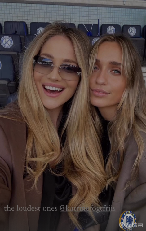 见证冠军,科瓦契奇妻子和克里斯滕森女友现场为蓝军.