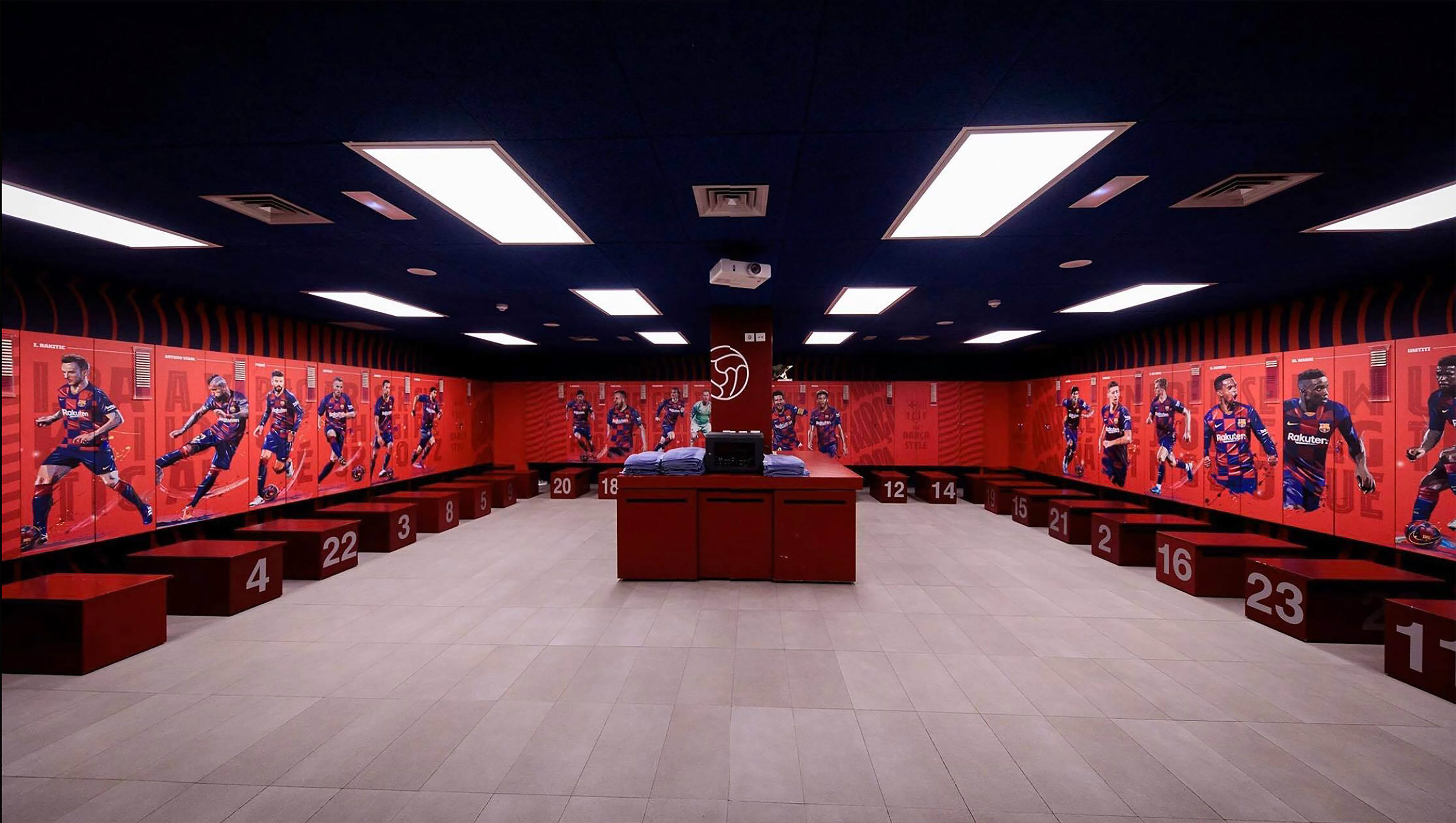 踢球侠无水印电脑壁纸西甲巴塞罗那更衣室电脑壁纸