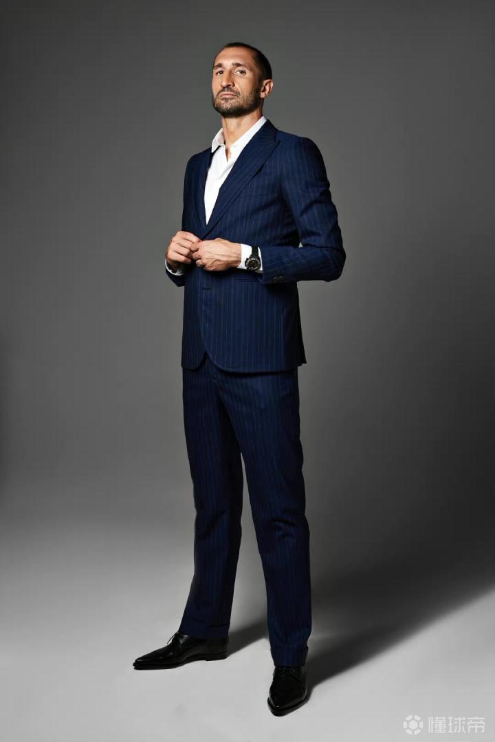 登上《lofficiel ho.|尤文图斯|基耶利尼|懂球帝