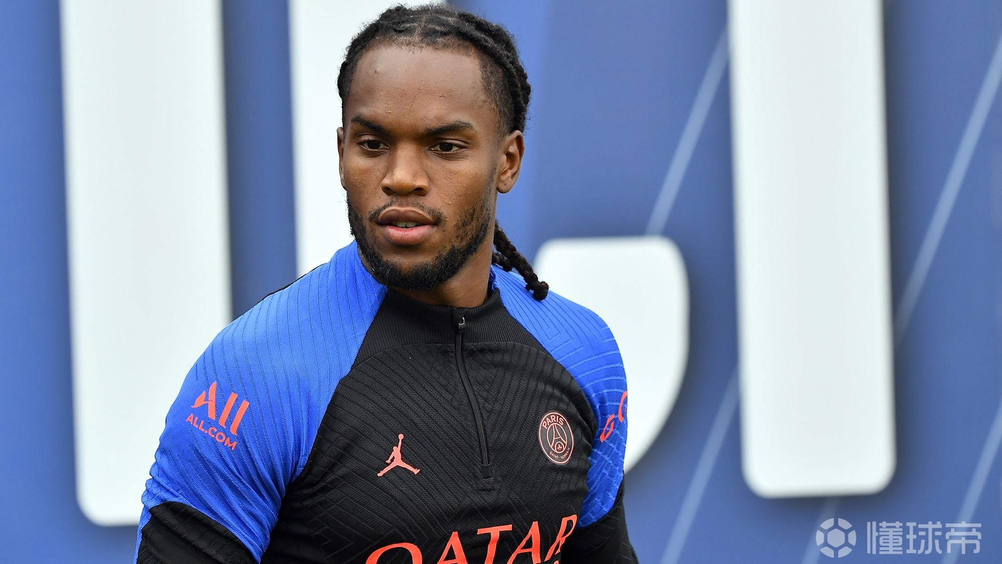 巴黎官方:雷纳托和金彭贝继续养伤,将缺战里昂