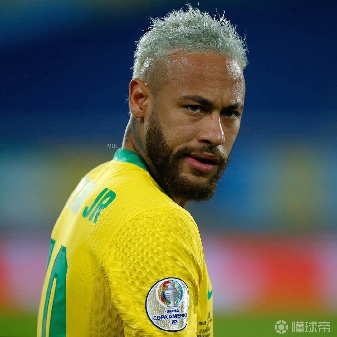 新发型,新征程!内马尔染了新发色亮相美洲杯,这个.