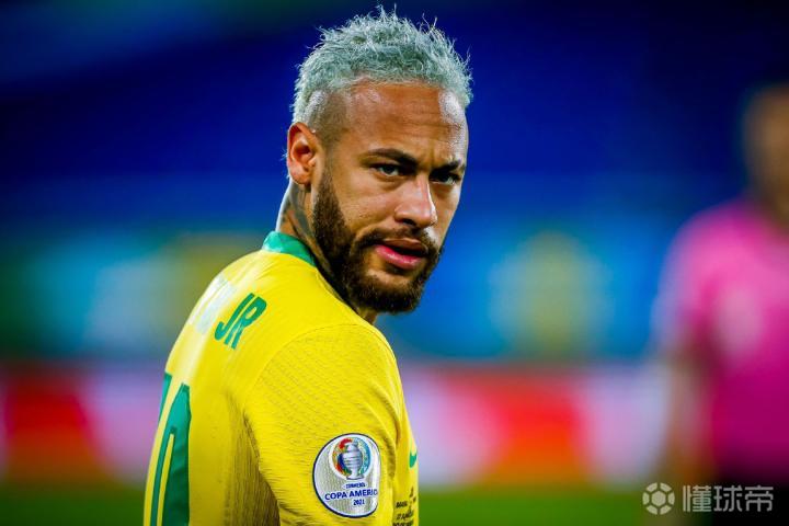 内马尔染白发# 今天亮相美洲杯的内马尔已经是白.