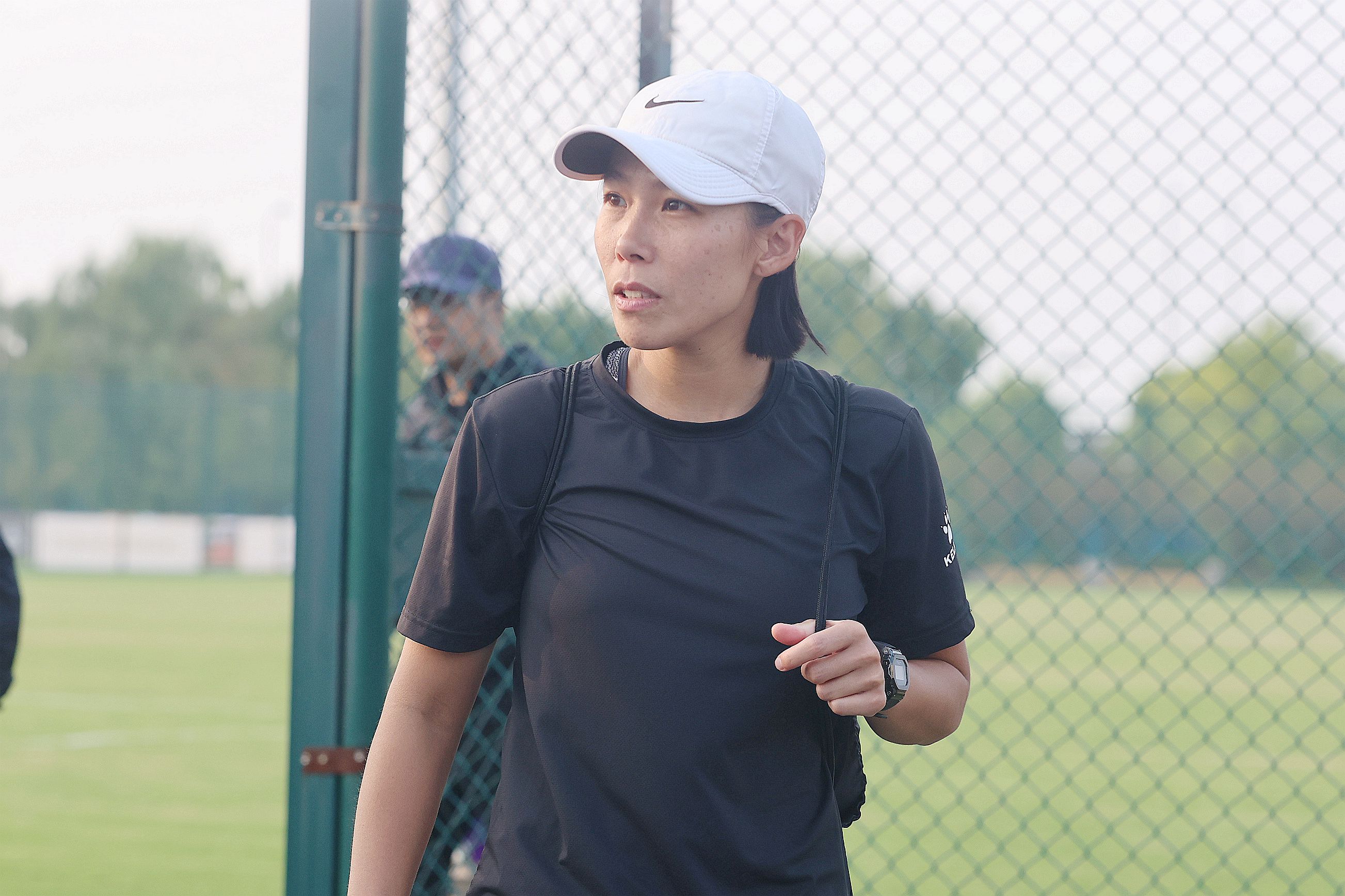 备战女超联赛,江苏女足上海集训,主帅陈婉婷受球迷追捧