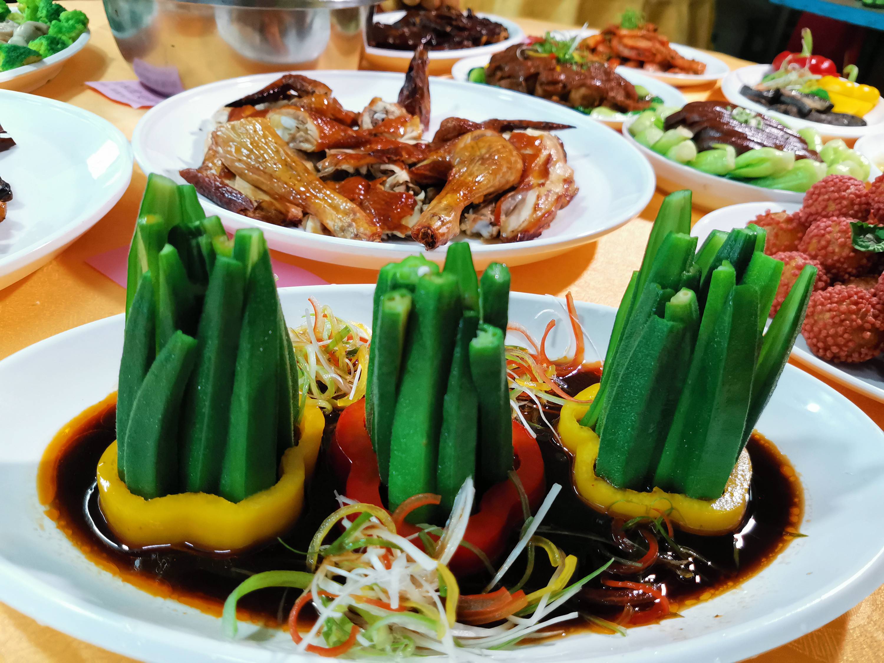 耀眼欧洲杯:荔枝狗肉节撞上欧洲杯,足球 美食的饕餮盛宴