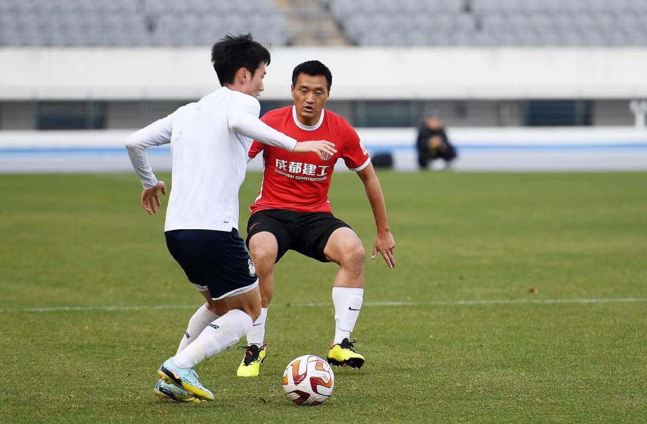 官宣丨唐淼正式加盟成都蓉城集结孪生兄弟上阵